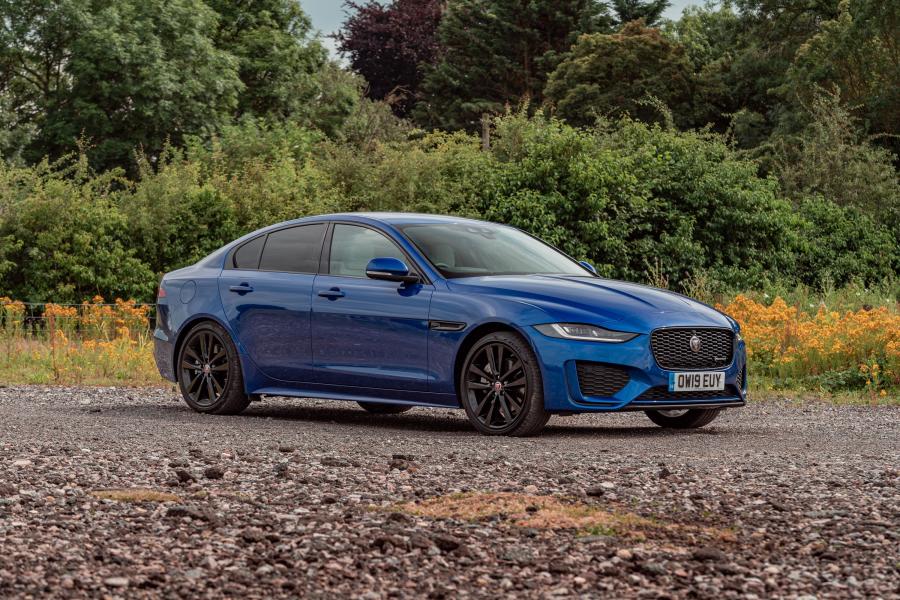  Jaguar XE D180 SE R-Dynamic AWD 2019 года  (UK) (фото 39 из 40)